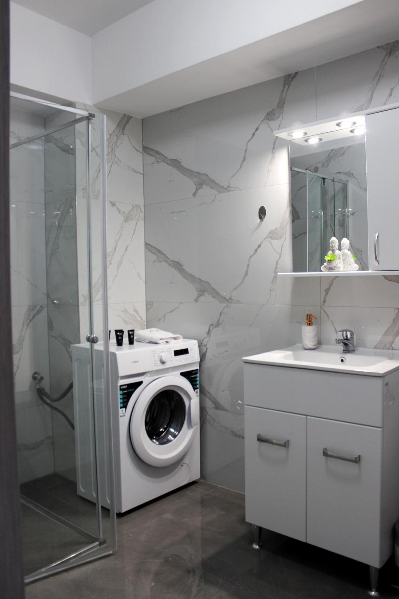 Cozy Apartments In Centre Of Suceava Near Kaufland And University 外观 照片